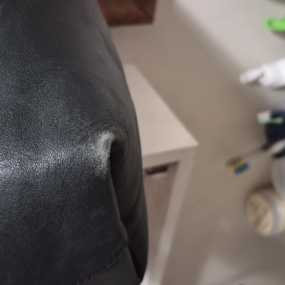 Saint Laurent Black Leather Tote Bag - Picture 7 of 12